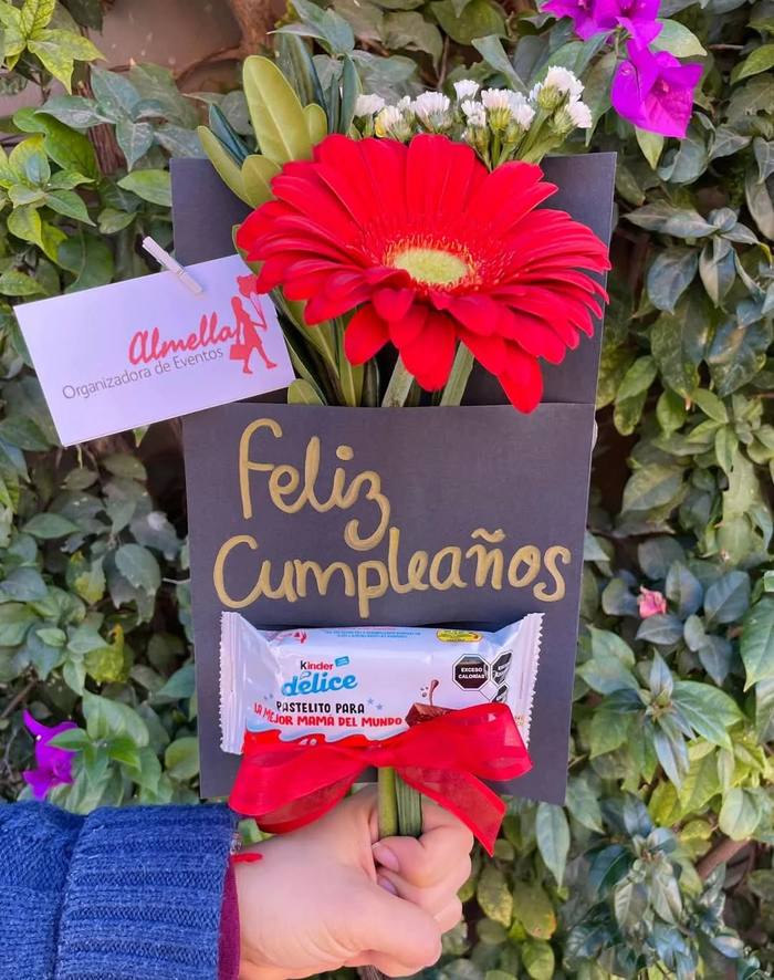 Cartulina con Flor y Chocolate