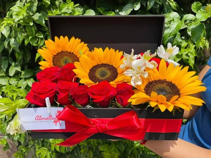 Caja Rectangular Rosas y Girasoles