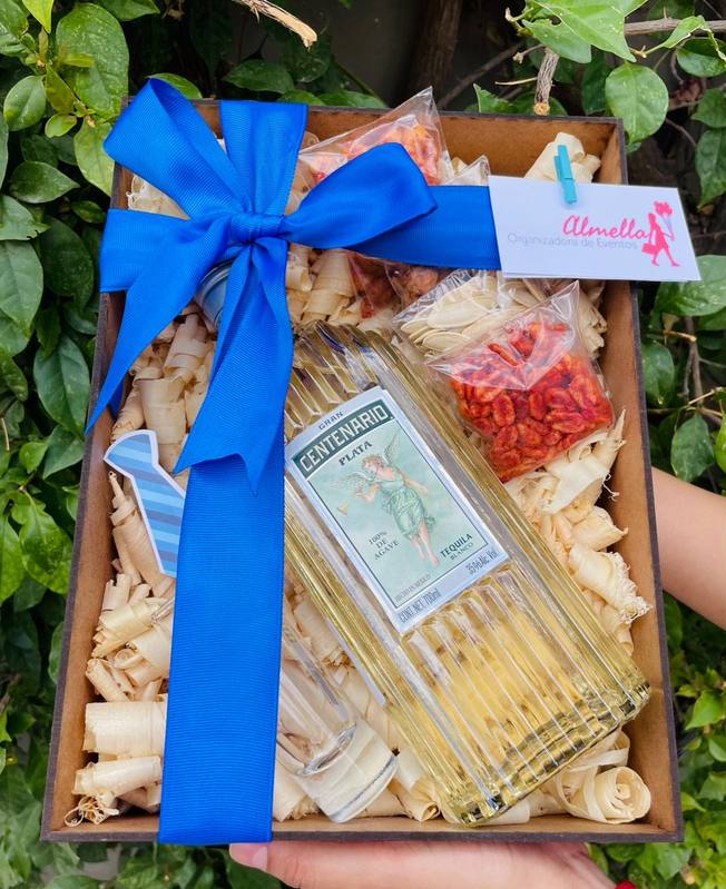 Caja Rectangular Tequila, Botanas y Caballito
